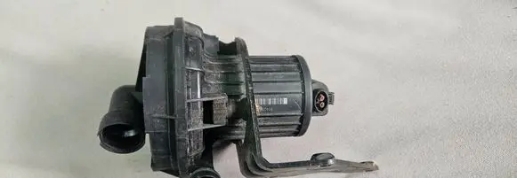 Volkswagen Polo IV 9N3 Secondary air pump 06A131333J 72273816 022959253A