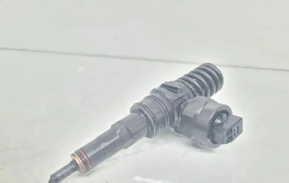 Volkswagen Sharan Fuel injector 038130073H 0414720014