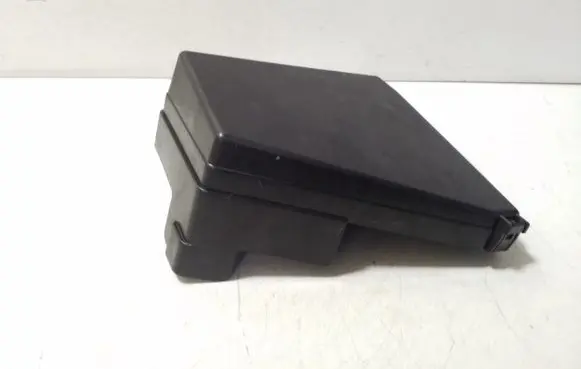Subaru Impreza VI Fuse box cover MB505100B