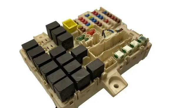 Mitsubishi Colt Fuse box set MN108319
