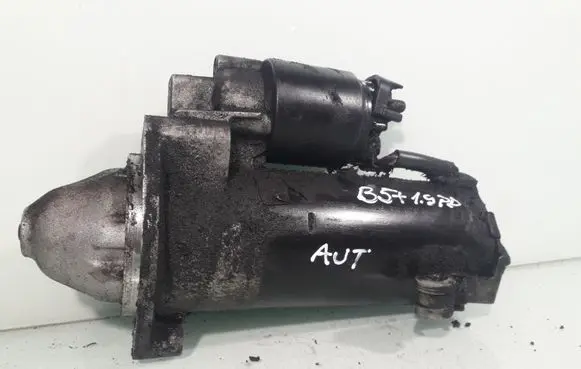 Volkswagen PASSAT B5.5 Starter motor 068911024F