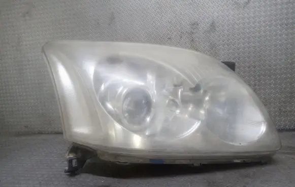 Toyota Avensis T250 Headlight/headlamp