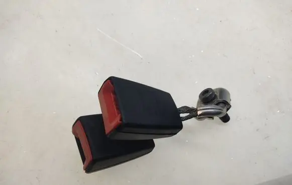 Volkswagen Golf VI Rear seatbelt buckle 1K0857739M