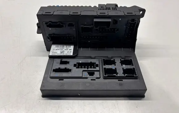 Mercedes-Benz E W211 SAM control unit 2115453901
