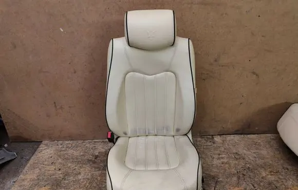 Maserati Quattroporte Front driver seat 