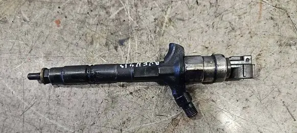 Toyota Avensis Verso Fuel injector 2367027030 06D02130