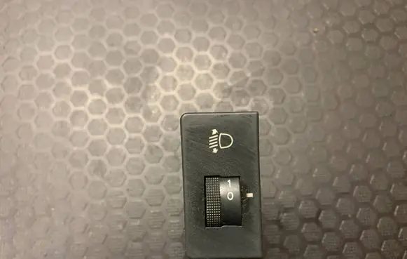 Hyundai Santa Fe Headlight level height control switch 751U00080 211000245