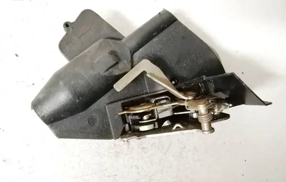 Mercedes-Benz C W202 Rear door lock 2027300535 2027330108