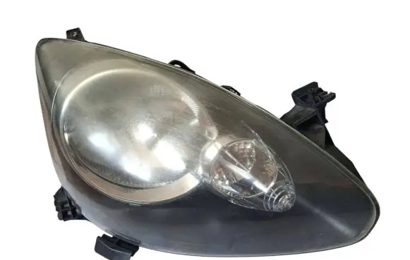 Toyota Aygo AB10 Headlight/headlamp 811100H070