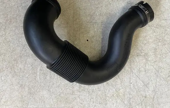 Iveco Daily 6th gen Air intake hose/pipe 5801966017