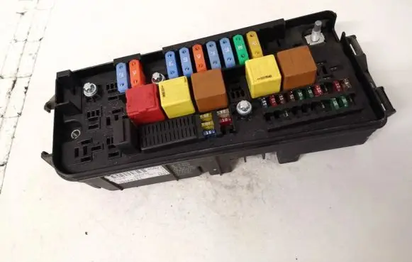 Opel Signum Fuse box set 13144711 519068019