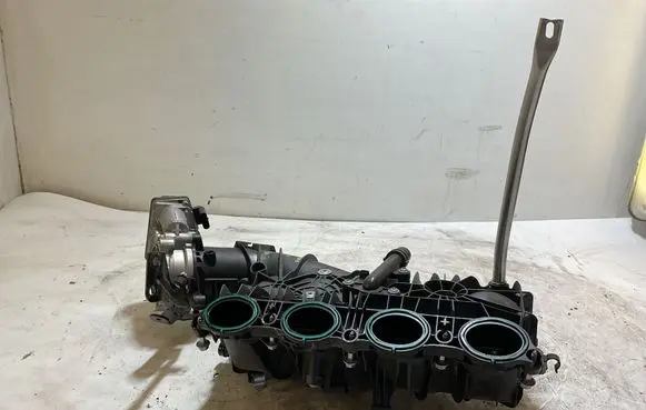 BMW 3 G20 G21 Intake manifold 8647975 10543512