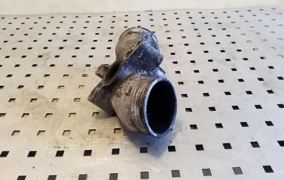 Volvo XC90 Other engine bay part 08631538