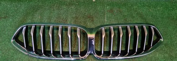 BMW 8 G14 Front grill 7449420
