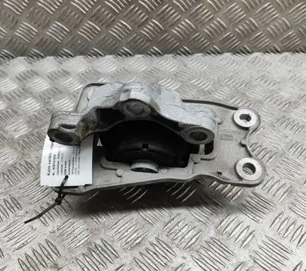 Volvo S90, V90 Engine mount bracket 31686960