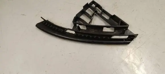 Front bumper mounting bracket