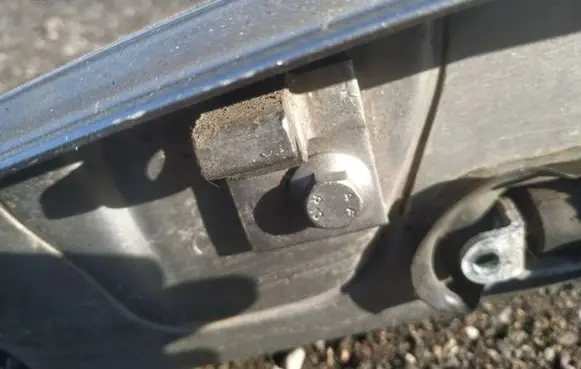 Rear door lower hinge