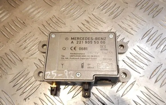 Mercedes-Benz S W221 Aerial antenna amplifier A2219055000 MERCEDESBENZ 2583
