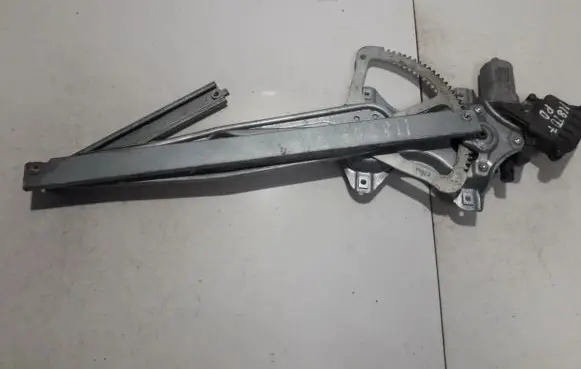 Toyota Yaris Sliding door window regulator with motor