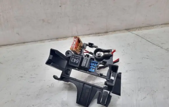 Audi A4 S4 B8 8K Fuse module 8K1937503A