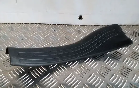 Nissan Juke I F15 Rear sill trim cover 769B71KA2A