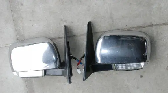 Mitsubishi Pajero Front door electric wing mirror 170KM