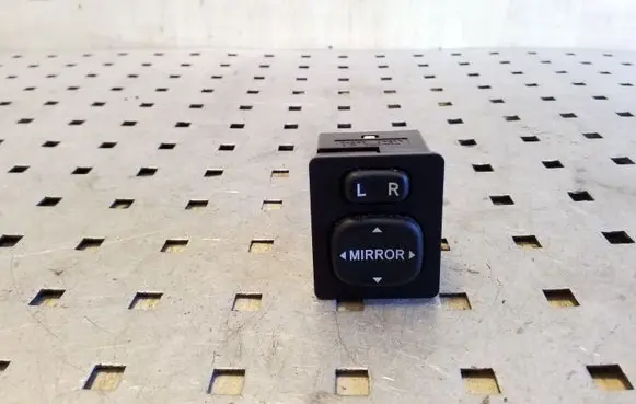 Wing mirror switch
