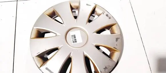Audi 100 S4 C4 R15 wheel hub/cap/trim 