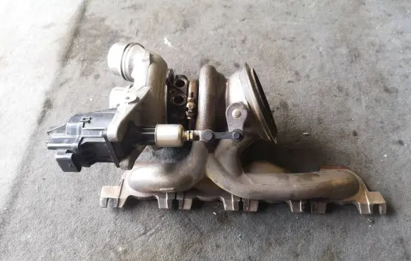 BMW 5 G30 G31 Turbo 7637563