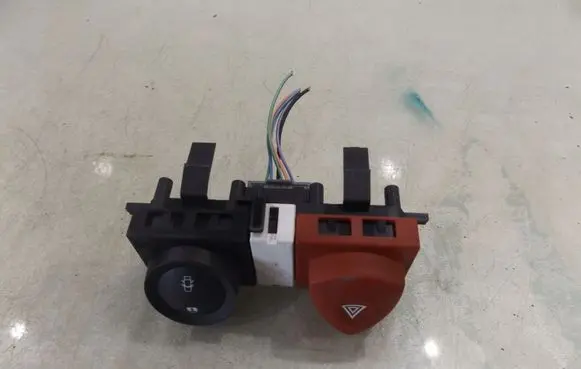 Renault Megane II Hazard light switch