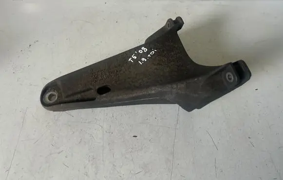 Volkswagen Transporter - Caravelle T5 Engine mounting bracket 7H0199370A