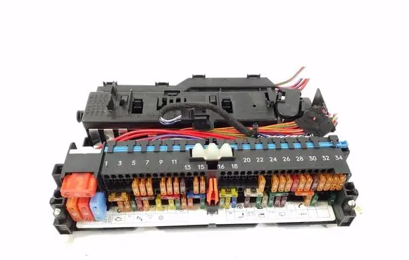 BMW X3 E83 Fuse module 8364540