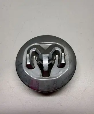 Dodge RAM 1500 DS Wheel nut cap/cover 6KF18TRMAA