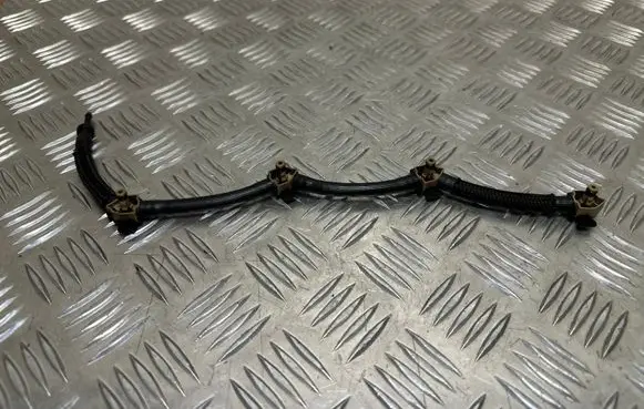 Volkswagen PASSAT B8 Fuel return line/hose 821417C