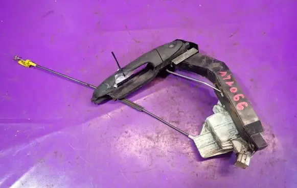 Ford Focus Front door lock 