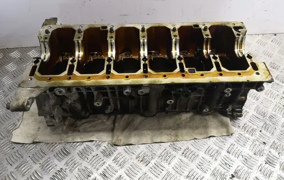 Volvo XC90 Engine block 