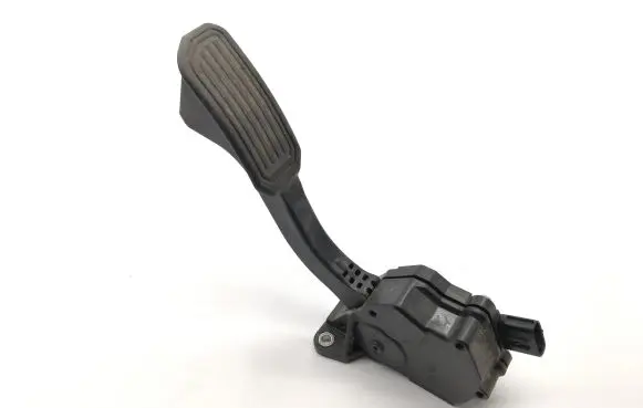 Toyota Prius+ (ZVW40) Accelerator throttle pedal 7811012050