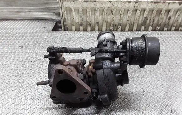 Audi A2 Turbo 045145701