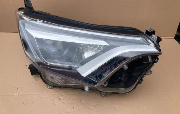 Toyota RAV 4 (XA40) Headlight/headlamp