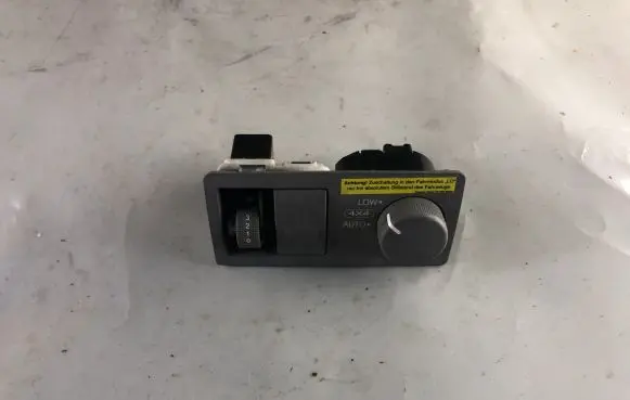 KIA Sorento Differential lock switch 612W16240