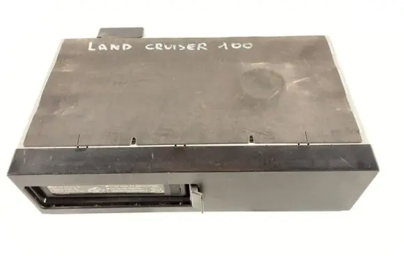 Toyota Land Cruiser (J100) CD/DVD changer 8627060030 CDXM8186ZT SI008212