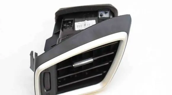 Nissan Qashqai Dashboard air vent grill cover trim 687614EAOA