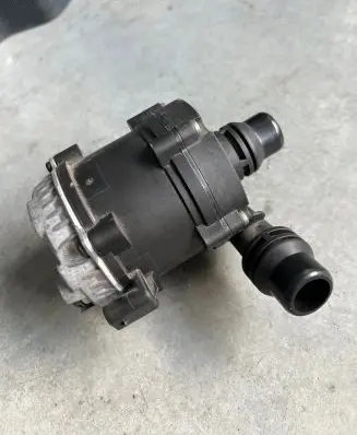 BMW 5 G30 G31 Electric auxiliary coolant/water pump 8637952 0392024061 20180522