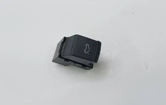 Volkswagen PASSAT B5.5 Tailgate/boot open switch button 1J0959831A