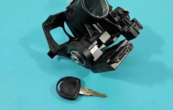 Opel Zafira A Ignition lock 90589313 IMPRK1537996