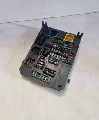 Citroen C4 II Comfort/convenience module 9665547480