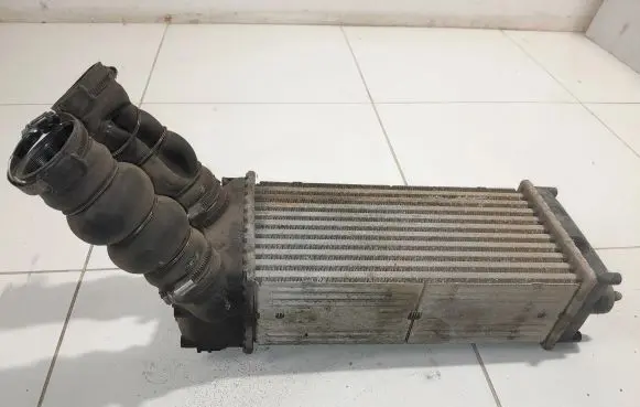 Citroen C4 I Intercooler radiator 9648551880