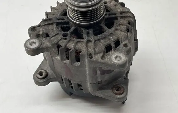 Volkswagen Touran III Generator/alternator 04L903023H 2627026G 217031718