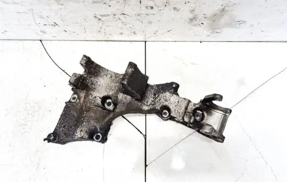 Volvo S70 V70 V70 XC Engine mounting bracket 074145169k