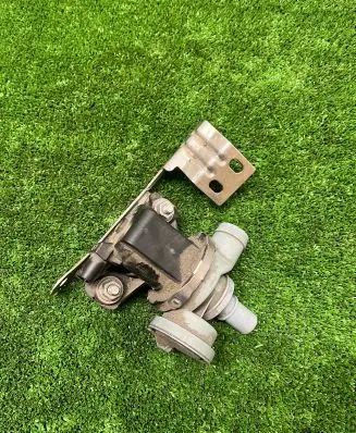 BMW 3 G20 G21 Vacuum valve 7441833